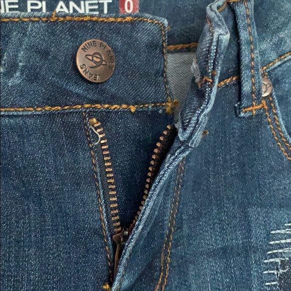 Size 0 Medium Washed Patched Distressed Jeans - Picture 10 of 10